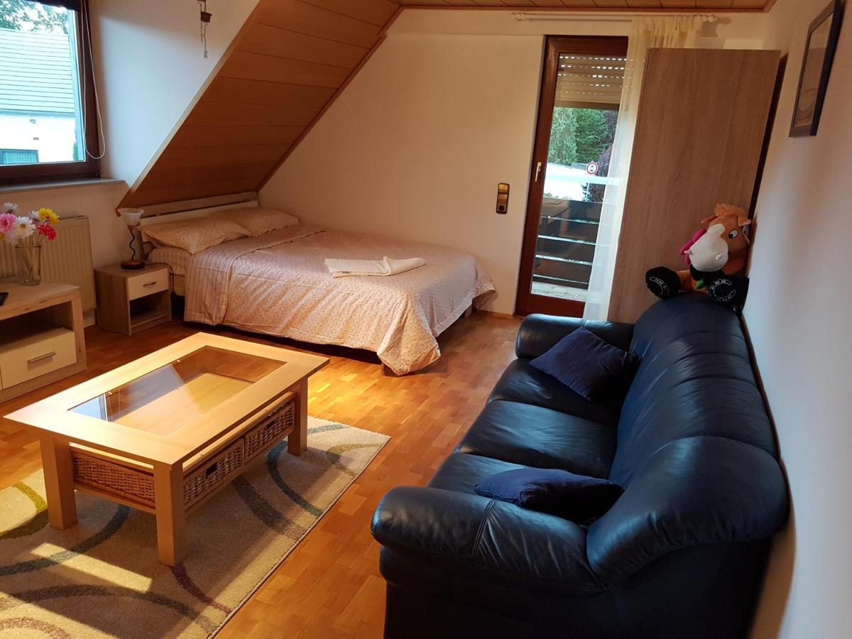 Alex Pension Aichtal Экстерьер фото